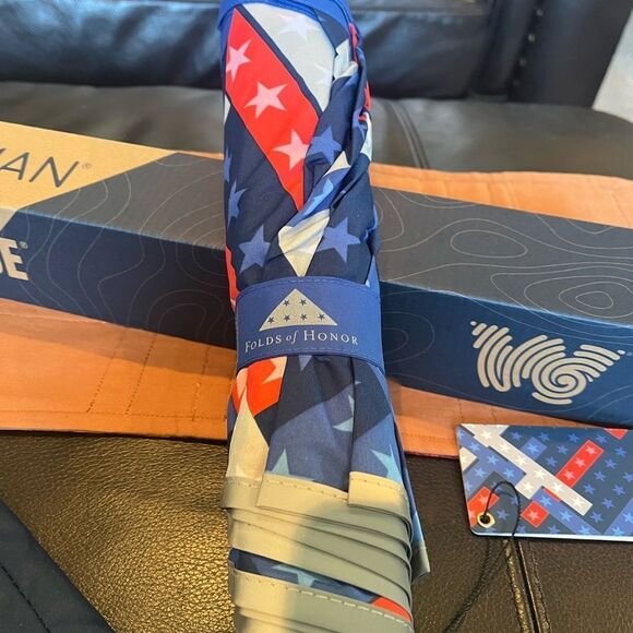 Weatherman Limited Edition Folds of Honor Umbrella - Picture 9 of 13